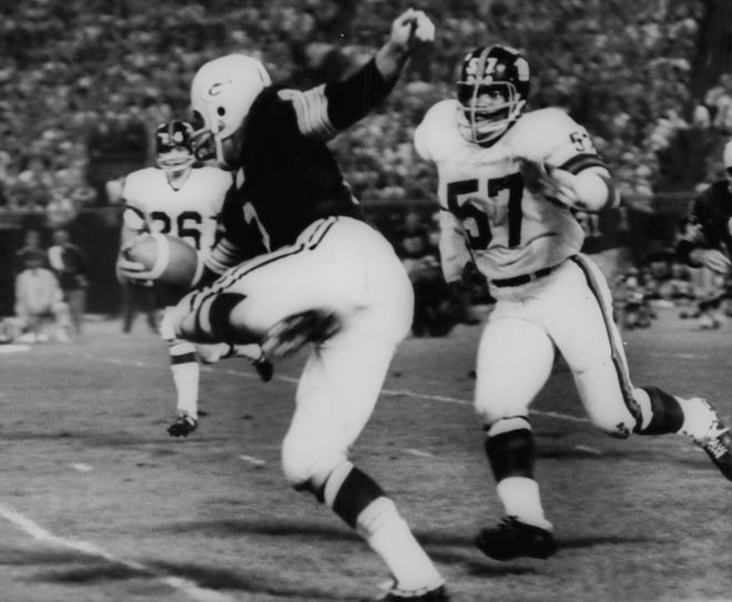 Packers halfback Paul Hornung rushes for 47-yards against the New York Giants during their exhibition game in Sept. 1966.